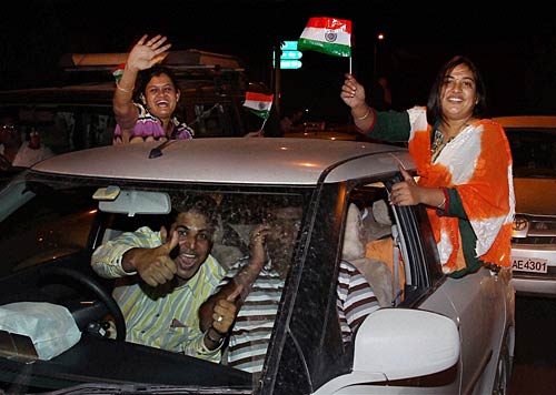 जीत का जश्‍न और सम्‍मान । भारत बना विश्‍वविजेता