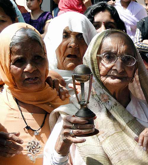 जीत का जश्‍न और सम्‍मान । भारत बना विश्‍वविजेता