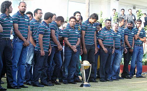 जीत का जश्‍न और सम्‍मान । भारत बना विश्‍वविजेता