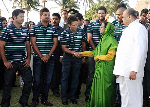 जीत का जश्‍न और सम्‍मान । भारत बना विश्‍वविजेता