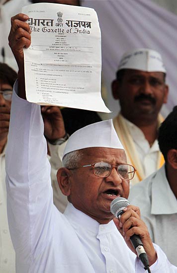 हजारे के आंदोलन की आंधी । करप्‍शन के खिलाफ हल्‍ला बोल