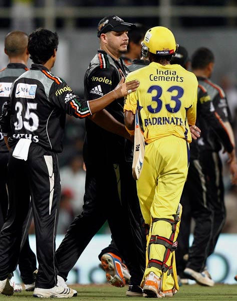 धोनी के धुरंधरों ने मैदान मारा