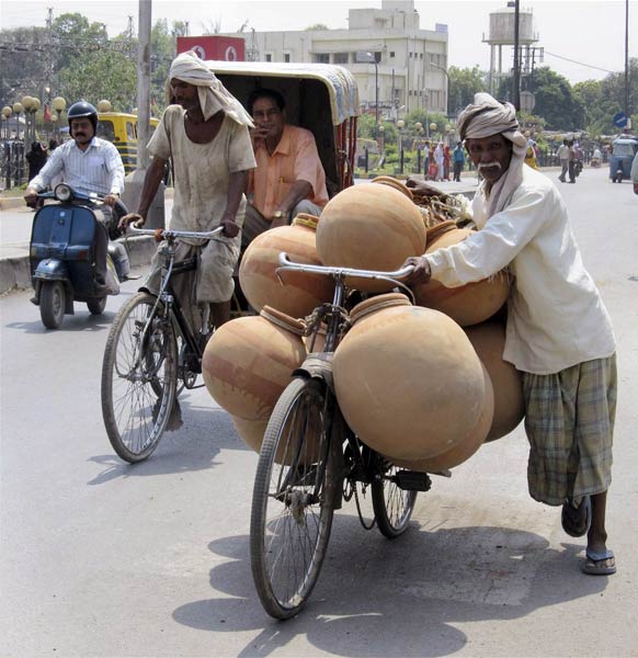 28 अप्रैल 2011: दिन भर की बड़ी खबरों से जुड़ी तस्‍वीरें