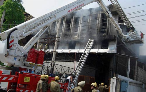 28 अप्रैल 2011: दिन भर की बड़ी खबरों से जुड़ी तस्‍वीरें