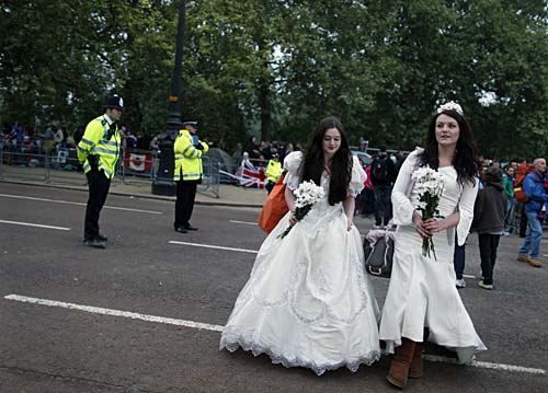 देखें कैसे हुई केट-विलियम की शादी । फोटो: प्रेम कहानी