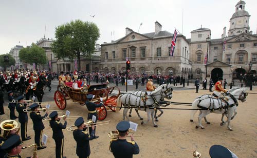 देखें कैसे हुई केट-विलियम की शादी । फोटो: प्रेम कहानी