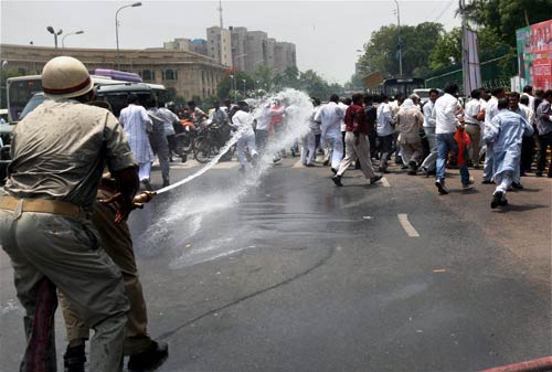 29 अप्रैल 2011, तस्‍वीरों में दिन भर की बड़ी खबरें