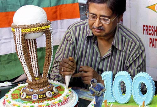 स्‍टेडियम के बाहर प्रशंसकों की दुनिया । देखें भारत-श्रीलंकाई जंग