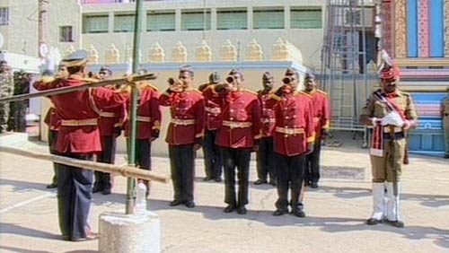 सत्य साईं चिर-समाधि में लीन । सत्य साईं का जीवन