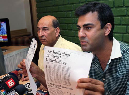 कोर्ट ने लगाई फटकार फिर भी जारी है हड़ताल