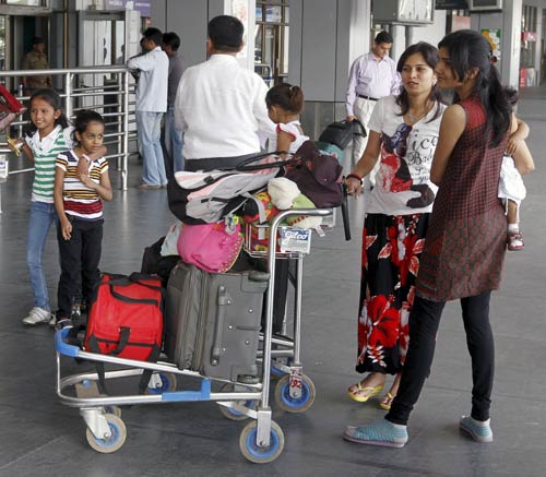 कोर्ट ने लगाई फटकार फिर भी जारी है हड़ताल