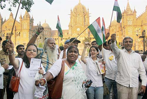 अन्ना की मुहिम को जन समर्थन  । फोटोः जनआंदोलन