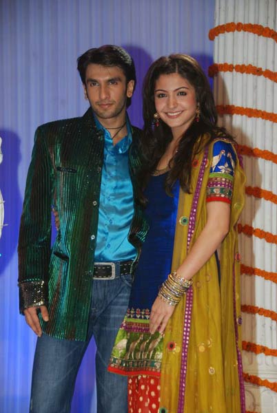 तस्‍वीरों में देखें बॉलीवुड की सबसे सेक्‍सी दुल्‍हन | वीडियो