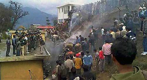 अरुणाचल प्रदेश के तवांग में हेलीकॉप्‍टर दुर्घटना