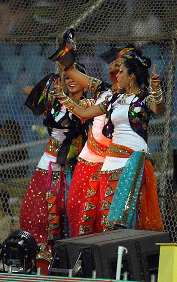 पुणे ने कोच्चि को 4 विकेट से हराया