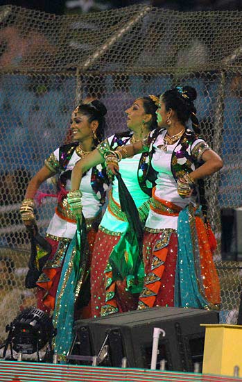 पुणे ने कोच्चि को 4 विकेट से हराया