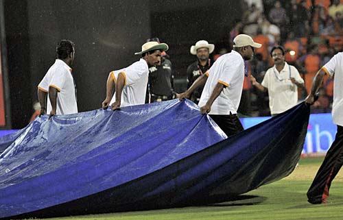 7 विकेट से जीता कोच्चि...