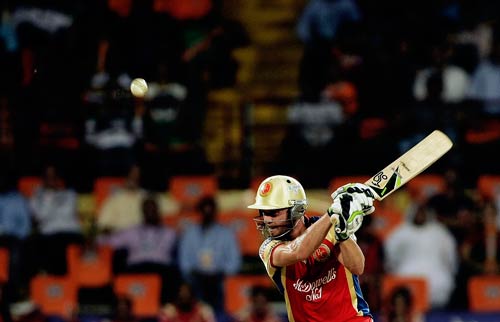 छह विकेट से जीता बैंगलोर...|   आईपीएल का रंगारंग आगाज