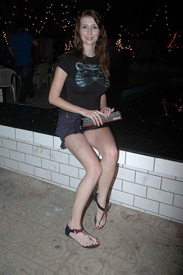 देबिना बनर्जी की बर्थडे पार्टी । बॉलीवुड हसीनाओं का जलवा