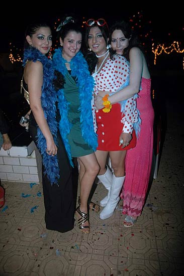 देबिना बनर्जी की बर्थडे पार्टी । बॉलीवुड हसीनाओं का जलवा