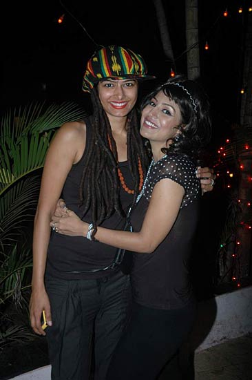 देबिना बनर्जी की बर्थडे पार्टी । बॉलीवुड हसीनाओं का जलवा