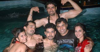 देबिना बनर्जी की बर्थडे पार्टी । बॉलीवुड हसीनाओं का जलवा