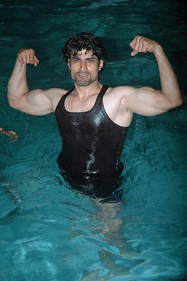 देबिना बनर्जी की बर्थडे पार्टी । बॉलीवुड हसीनाओं का जलवा