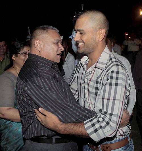 जीते तो जश्न, हारे तो भी जश्न । भारत बना विश्‍वविजेता