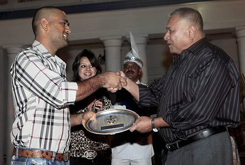 जीते तो जश्न, हारे तो भी जश्न । भारत बना विश्‍वविजेता