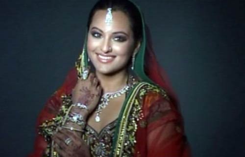 तस्‍वीरों में देखें बॉलीवुड की सबसे सेक्‍सी दुल्‍हन | वीडियो