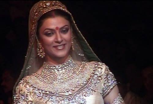 तस्‍वीरों में देखें बॉलीवुड की सबसे सेक्‍सी दुल्‍हन | वीडियो