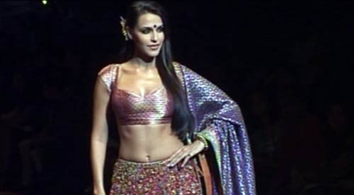 तस्‍वीरों में देखें बॉलीवुड की सबसे सेक्‍सी दुल्‍हन | वीडियो