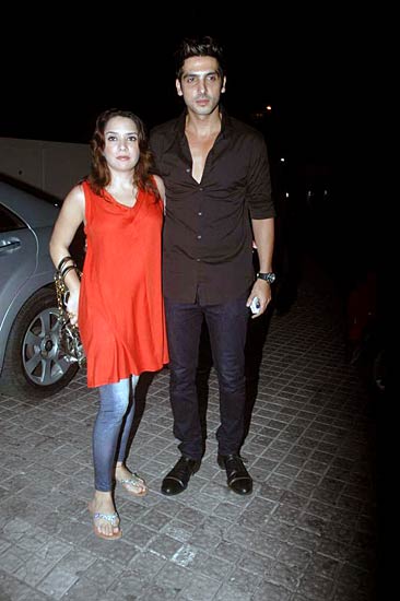 फिल्‍म 'फालतू' की स्‍पेशल स्क्रिनिंग | एचडीआईएल फैशन वीक