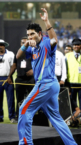 जब छलक पड़े खुशी के आंसू...। जीत का जश्‍न और सम्‍मान