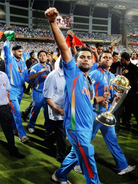 जब छलक पड़े खुशी के आंसू...। जीत का जश्‍न और सम्‍मान