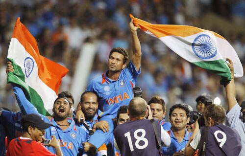 जब छलक पड़े खुशी के आंसू...। जीत का जश्‍न और सम्‍मान