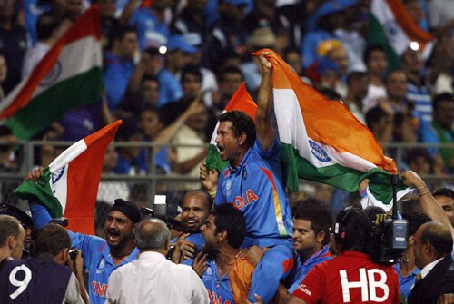 जब छलक पड़े खुशी के आंसू...। जीत का जश्‍न और सम्‍मान