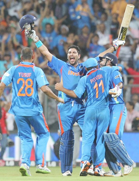 जब छलक पड़े खुशी के आंसू...। जीत का जश्‍न और सम्‍मान