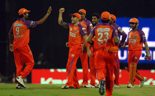 पुणे ने कोच्चि को 4 विकेट से हराया