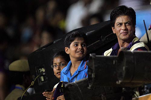 आईपीएल का रंगारंग आगाज...। चेन्‍नई ने मारी बाजी