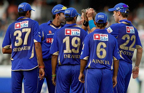 आठ विकेट से जीता हैदराबाद | आईपीएल का रंगारंग आगाज