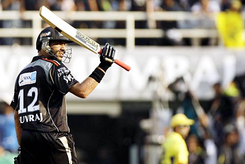 धोनी के धुरंधरों ने मैदान मारा