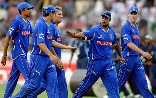 आठ विकेट से जीता हैदराबाद | आईपीएल का रंगारंग आगाज