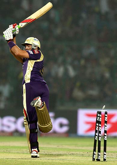 गंभीर के सामने टिक नहीं पाए वीरू...