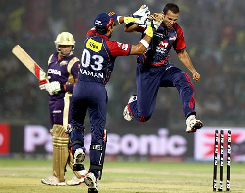 गंभीर के सामने टिक नहीं पाए वीरू...