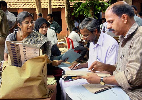 द. भारत में मतदाताओं का उत्‍साह चरम पर