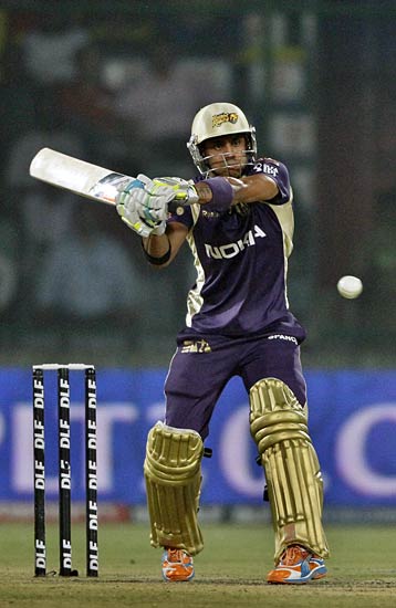 गंभीर के सामने टिक नहीं पाए वीरू...