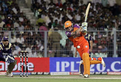 रोमांचक मैच में कोच्चि की जीत