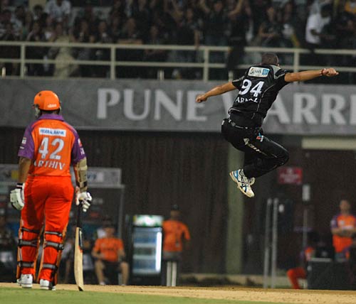 पुणे ने कोच्चि को 4 विकेट से हराया