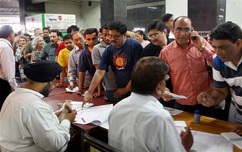 राजधानी एक्सप्रेस में लगी आग, कोई हताहत नहीं